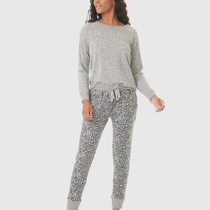 SPLENDID Women's Long Sleeve Pullover Jogger Animal Sleep Set